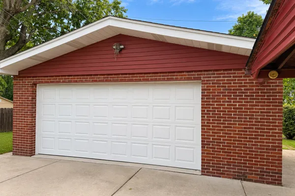 174 LINDEN LN