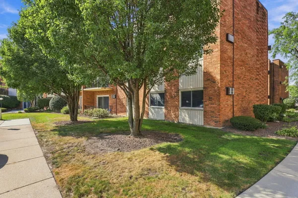 9724 S KARLOV AVE 304
