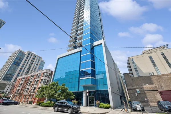110 W SUPERIOR ST 1003