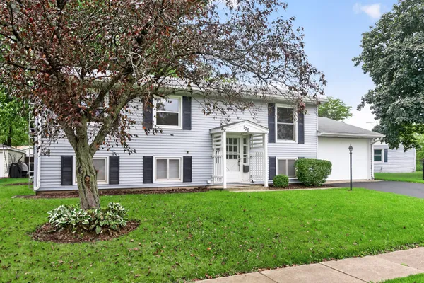 106 E DRESSER RD