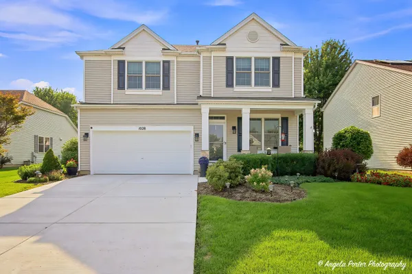 1028 MACKENZIE DR
