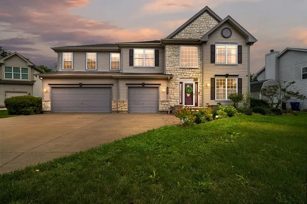 316 CEDAR RIDGE DR