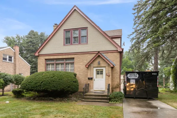 421 W ALEXANDER BLVD