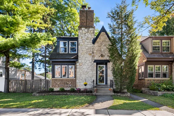 3135 ELM AVE
