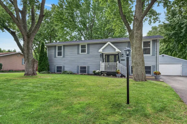 1521 SURREY RD
