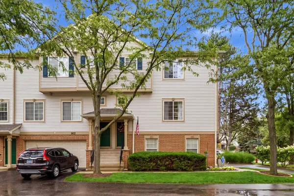 160 MONARCH DR 160