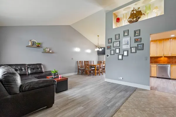 850 SILVERWOOD CT