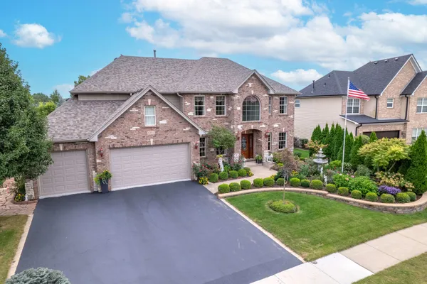 622 BIRCHWOOD DR