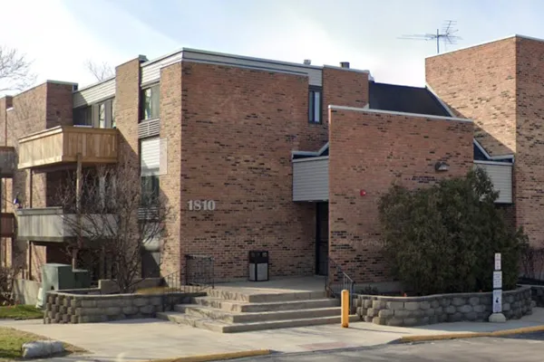 1810 HEMLOCK PL 208
