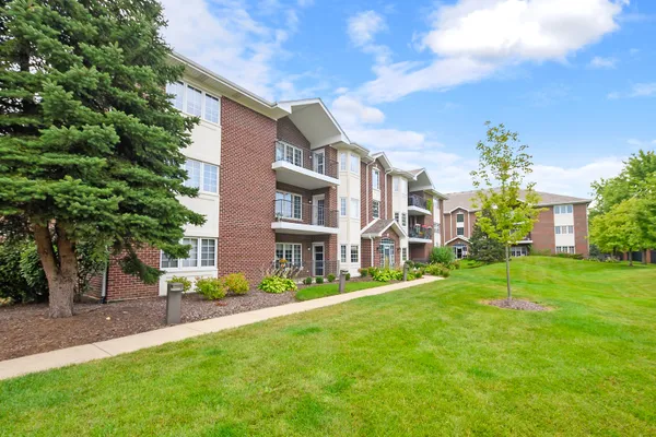 13059 LAUREL GLEN CT 301