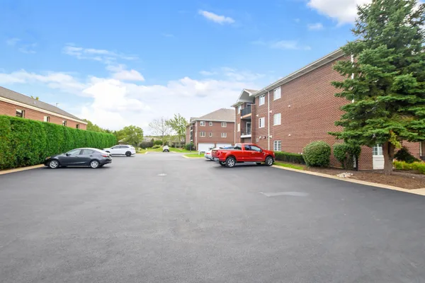 13059 LAUREL GLEN CT 301
