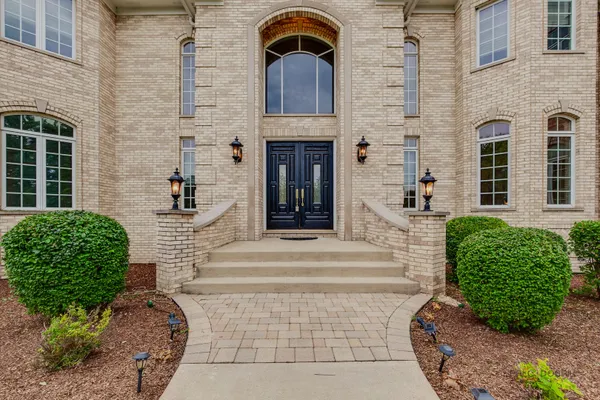 3613 CRESTVIEW DR