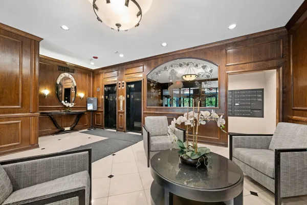 2100 N LINCOLN PARK 3ES