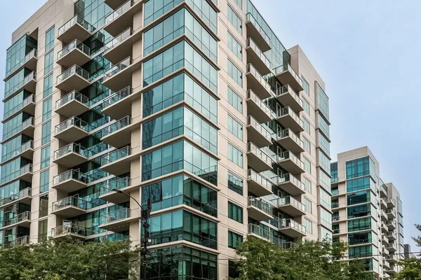 123 S GREEN ST 506B