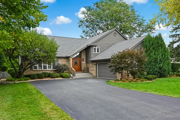 1804 WOODVIEW CT