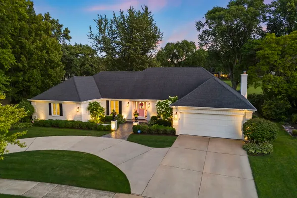 1010 THUNDERBIRD LN