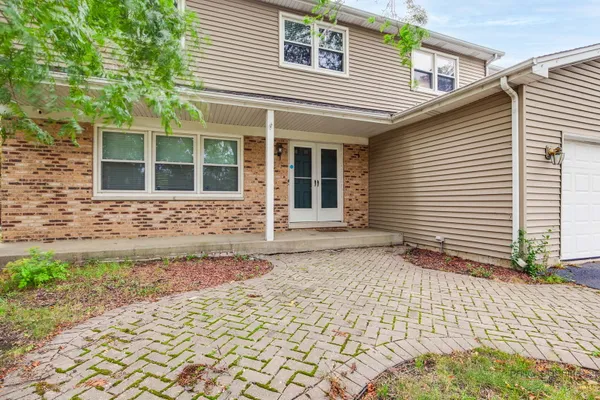 562 APPLEGATE LN