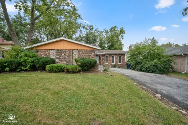 4329 APPLEWOOD LN
