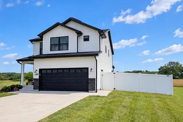 1405 NAVAJO CT