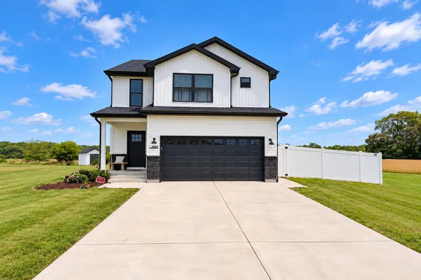 1405 NAVAJO CT