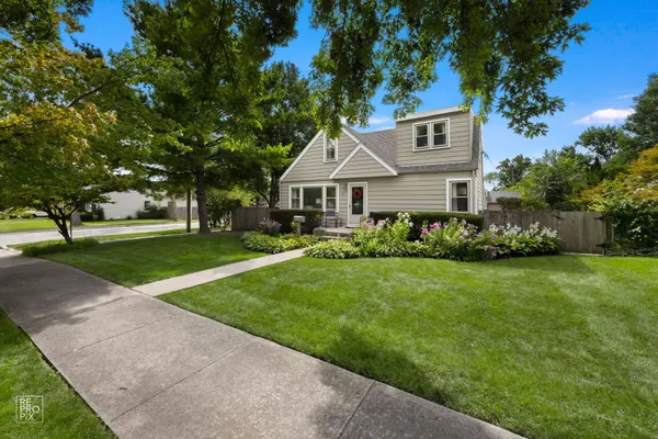 69 E MEDILL AVE