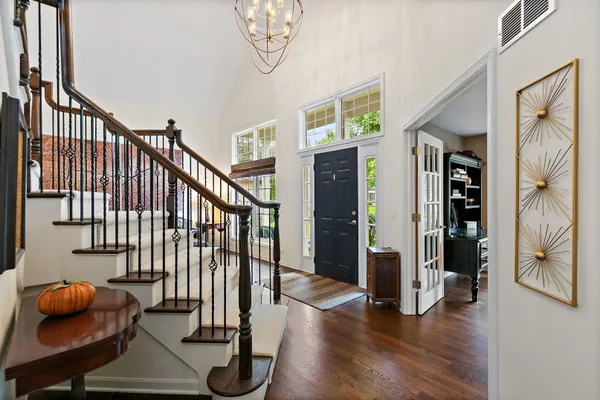 11 LAKERIDGE CT