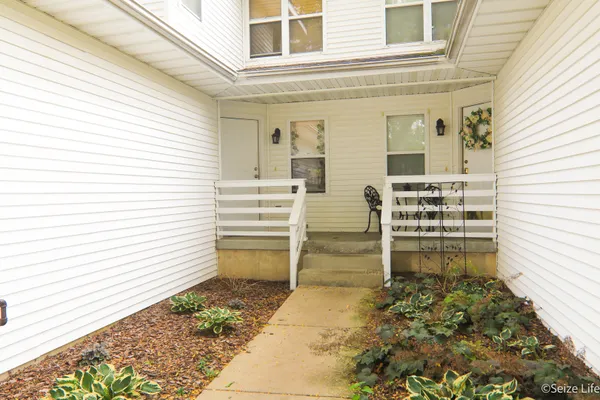 421 JOHNSON ST 421