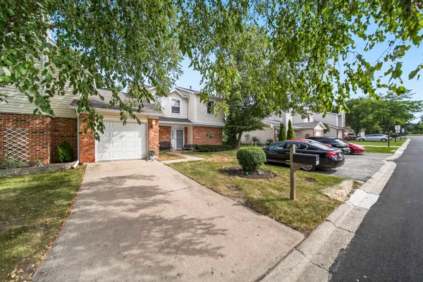 251 TAMARACK DR