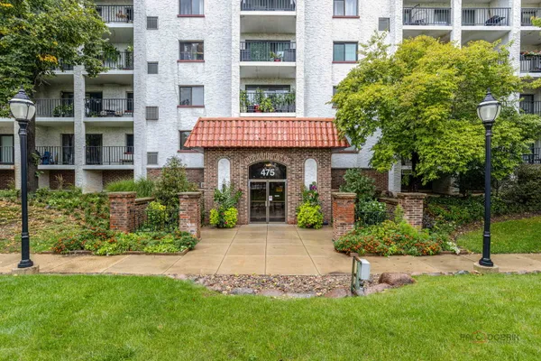 475 PLUM CREEK DR 304