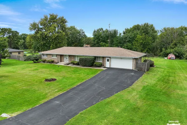 29 BROOKSIDE LN