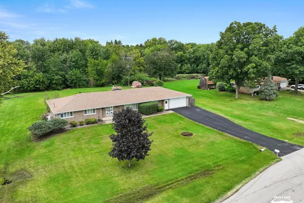 29 BROOKSIDE LN