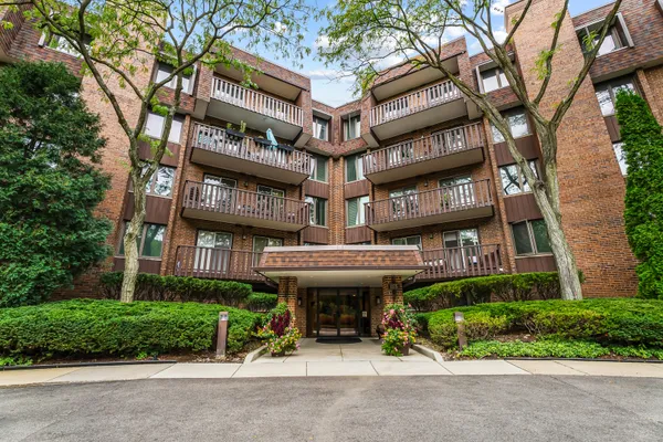 1175 LAKE COOK RD 406