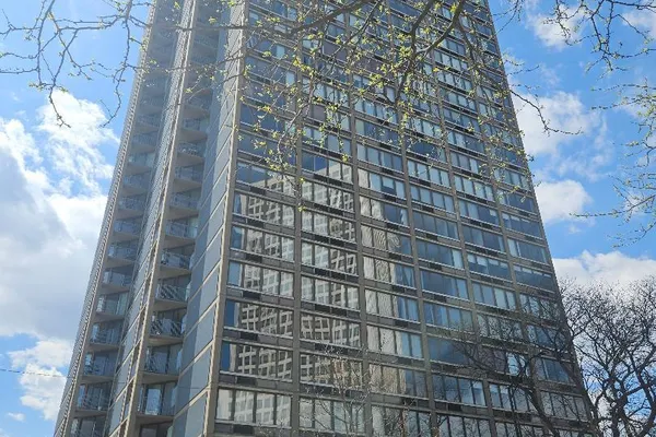 5320 N SHERIDAN RD 1502
