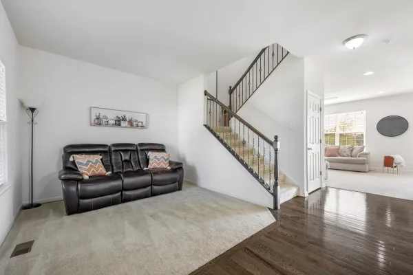 103 CHESTERTON DR