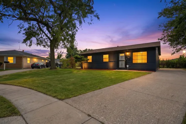 1888 ANDOVER CT