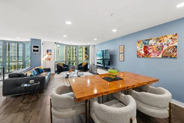 195 N HARBOR DR 2408