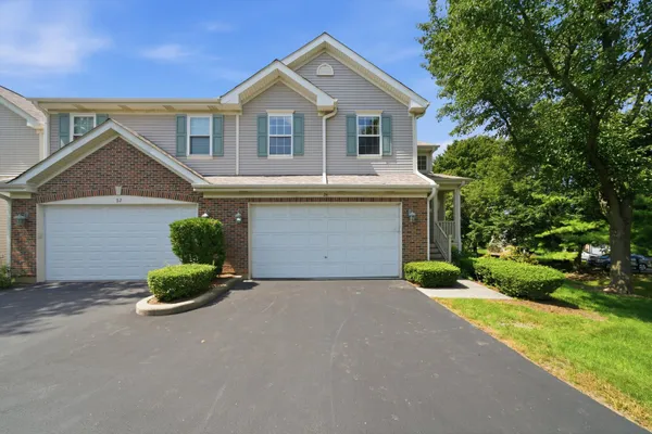 24 STONEGATE LN
