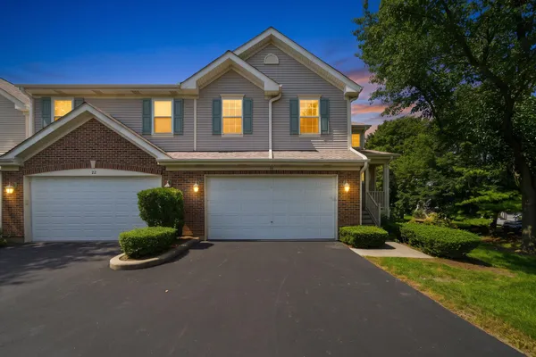 24 STONEGATE LN