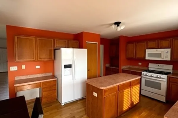 1301 BURNS CT