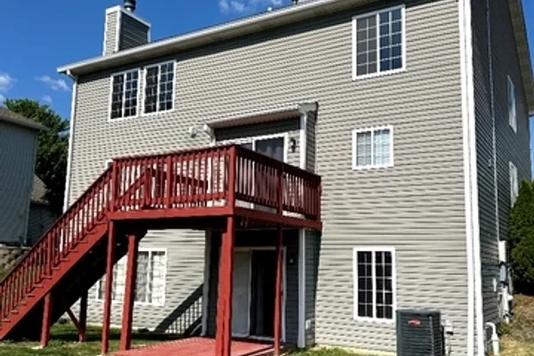 1301 BURNS CT