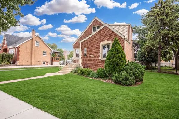 5627 S NEENAH AVE
