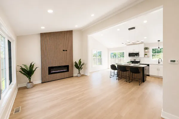 4549 W TULIP AVE