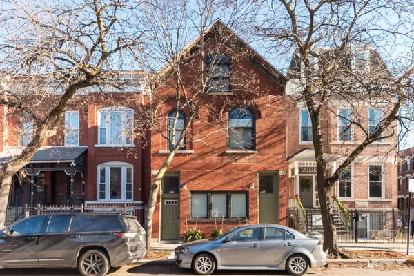 1235 N DAMEN AVE