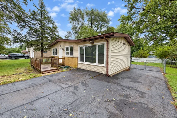 2039 CHERRY AVE
