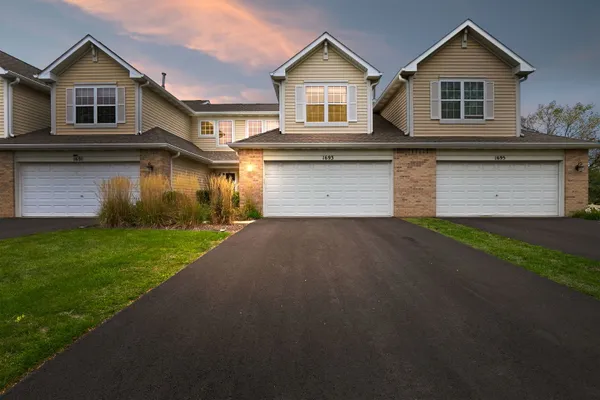 1693 S CANDLESTICK WAY 1693