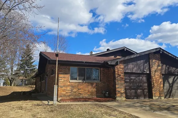 136 VIRGINIA CT