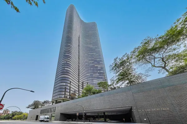 505 N LAKE SHORE DR 407