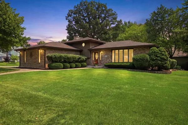 800 RAVINIA DR