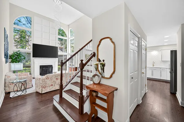 30W033 PRINCETON CT