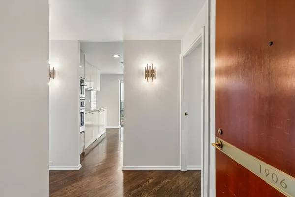 100 E HURON ST 1906